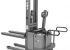 Самоходный электроштабелер CHL() CDD16-960
